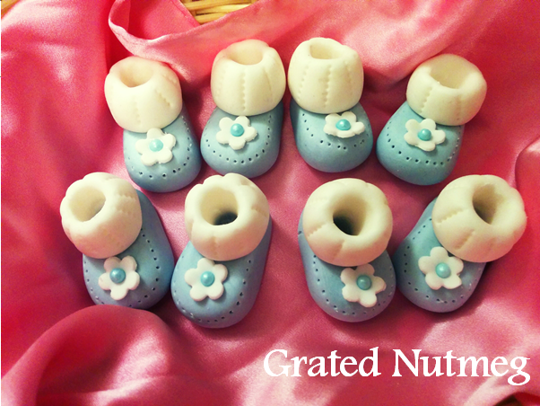 fondant baby booties