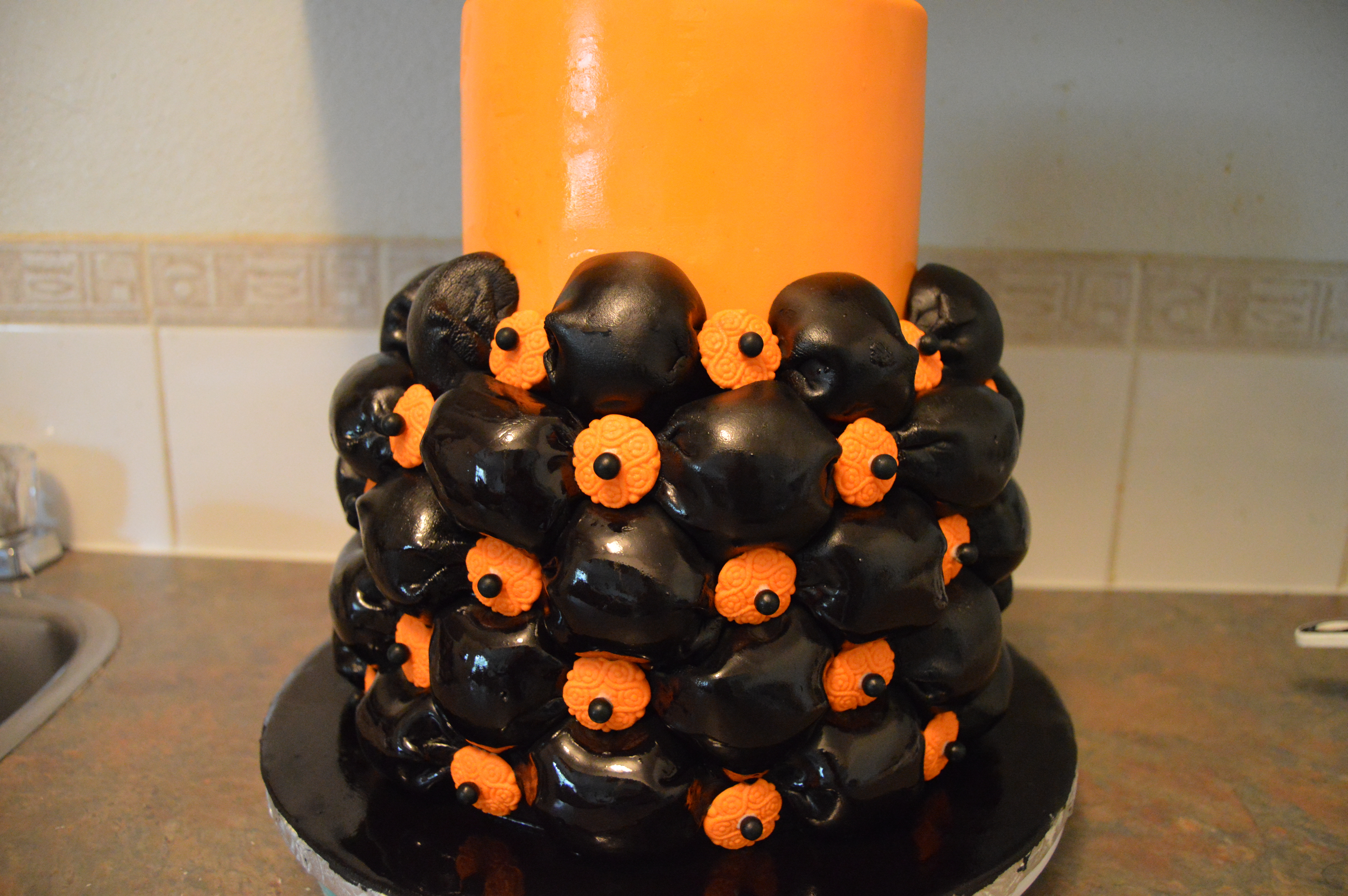 The Making of an Orange and Black Tufted Billow Weave Cake – Grated Nutmeg