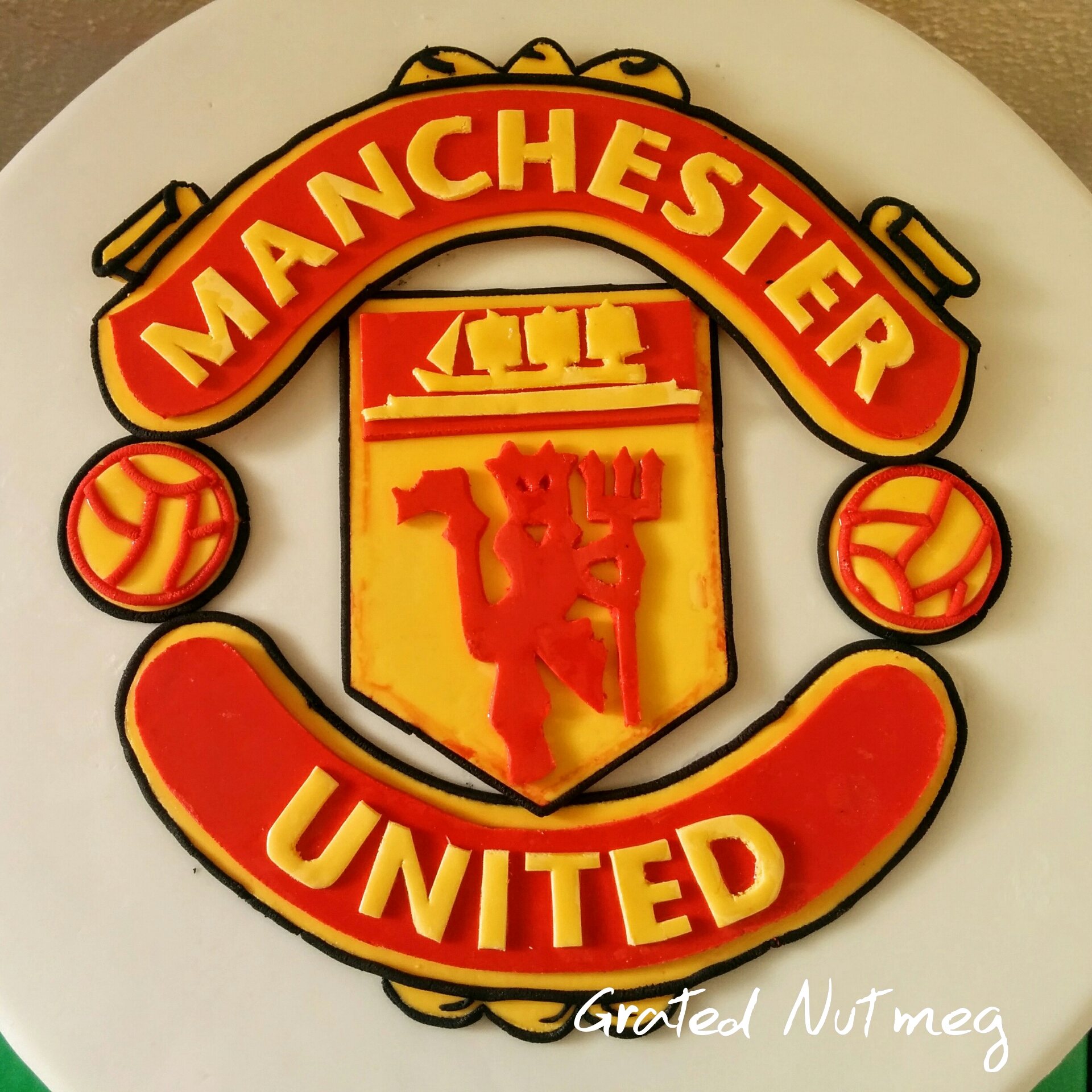 Fondant Manchester United Logo Cake Topper Tutorial